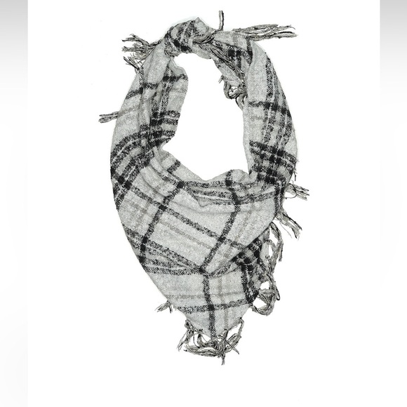 Free People large black and white plaid triangle scarf - super soft and cozy! - Picture 1 of 3